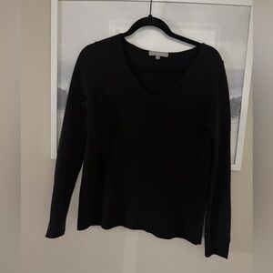 Neiman Marcus vneck cashmere black sweater - size small